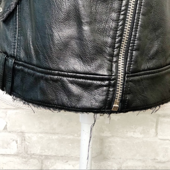 BLANK NYC NWT Black Vegan Leather Mouth Off Vest M - Picture 6 of 16